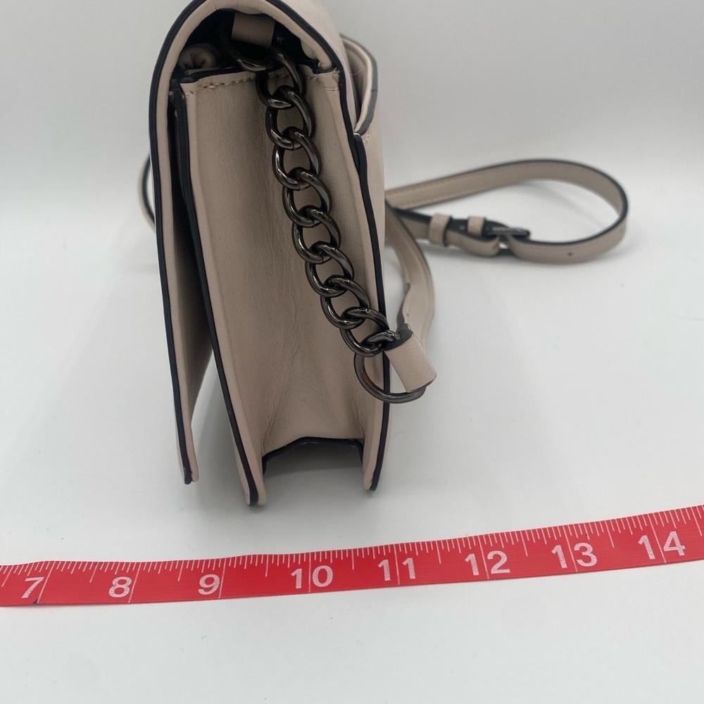 Simply Vera Wang Floral Pattern Handbag EUC - Picture 4 of 9